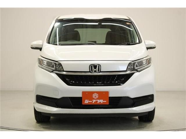 FREED plus HYBRID 4WD