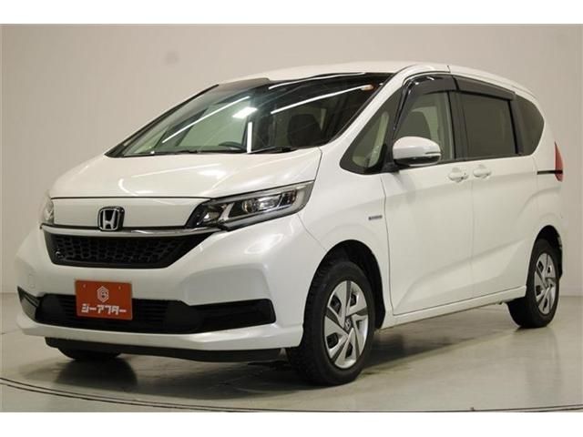 FREED plus HYBRID 4WD