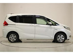 FREED plus HYBRID 4WD