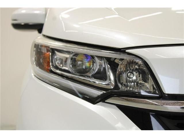 FREED plus HYBRID 4WD