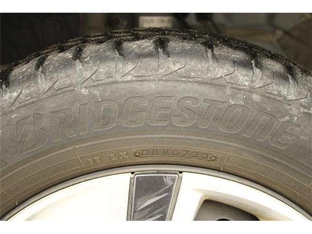 FREED plus HYBRID 4WD