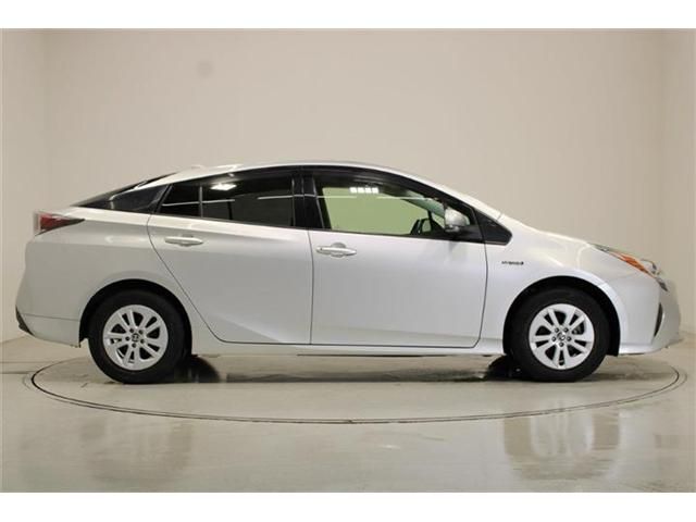 PRIUS 4WD