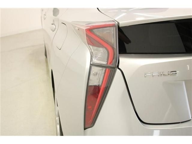 PRIUS 4WD