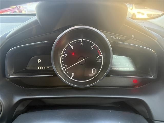 MAZDA2