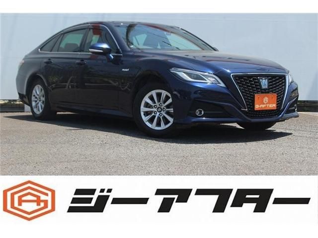 CROWN sedan hybrid