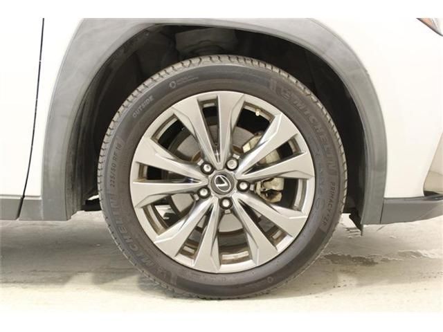 LEXUS UX200