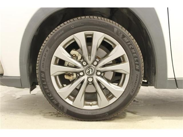 LEXUS UX200