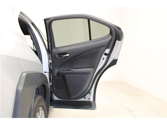 LEXUS UX200