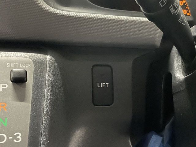 HIACE COMMUTER