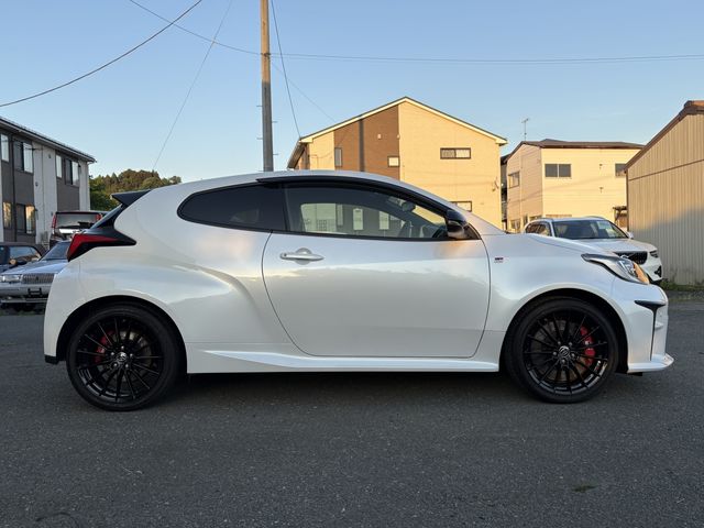 GR YARIS