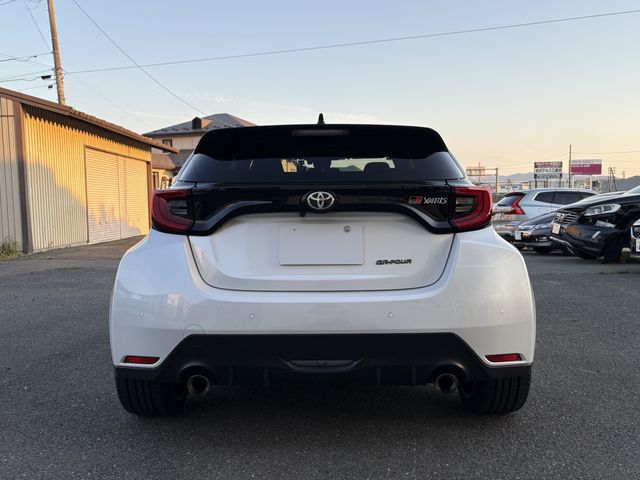 GR YARIS