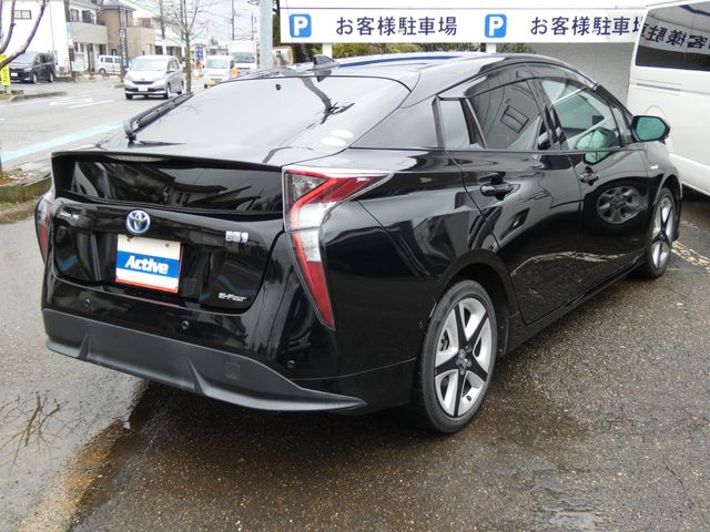 PRIUS 4WD