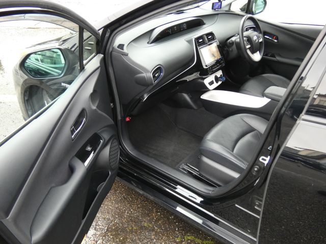 PRIUS 4WD