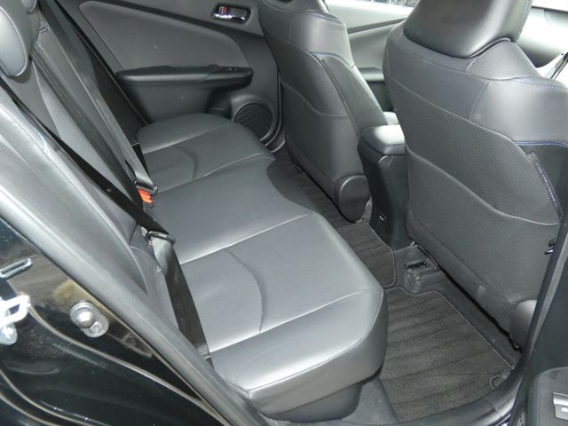 PRIUS 4WD