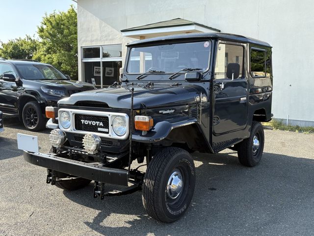 LANDCRUISER van