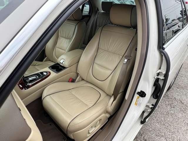 JAGUAR XJseries sedan