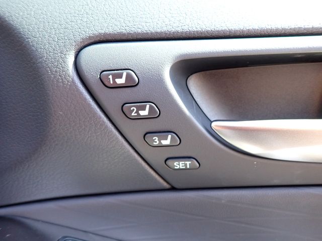 LEXUS IS300h
