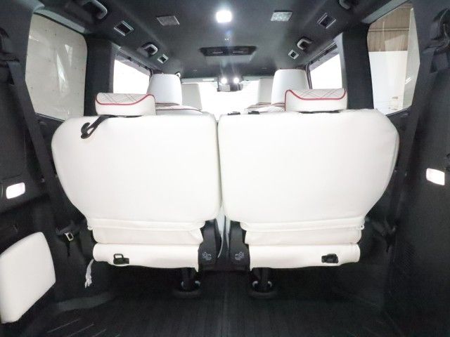 VOXY HYBRID