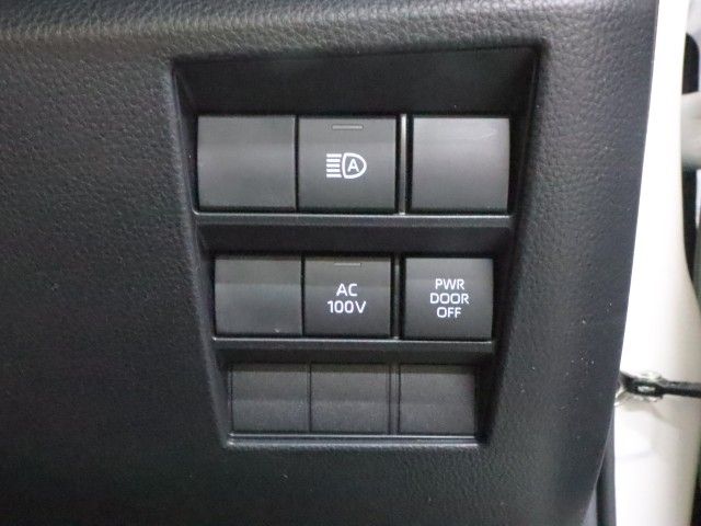 VOXY HYBRID