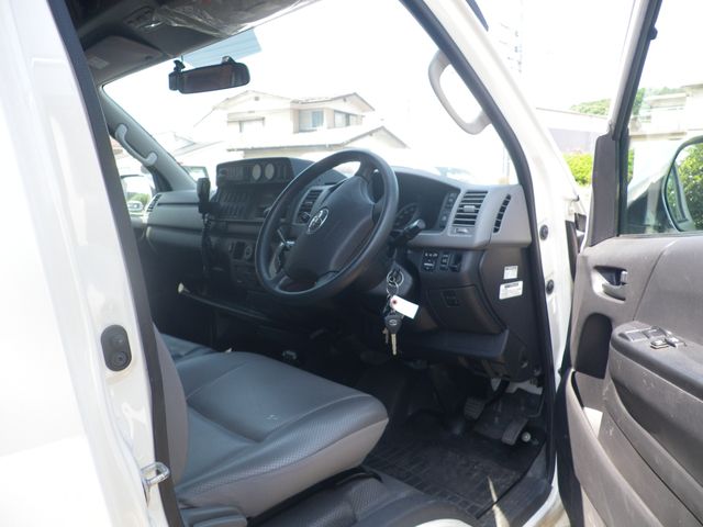 HIACE van 4WD