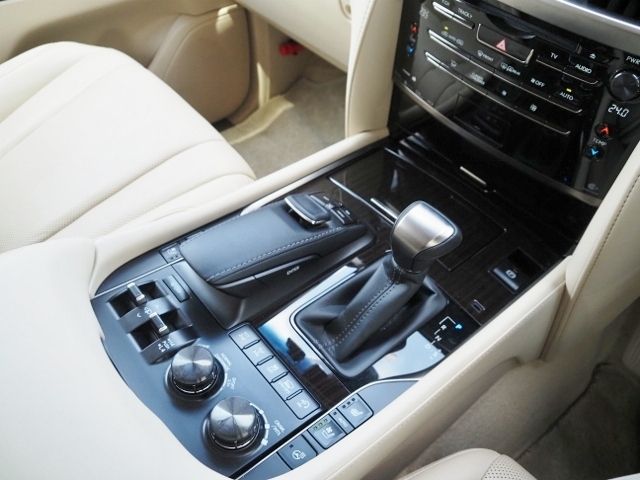 LEXUS LX570 AWD