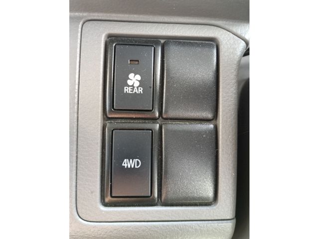 NV100 CLIPPER 4WD