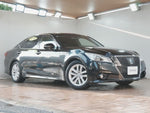 CROWN sedan hybrid