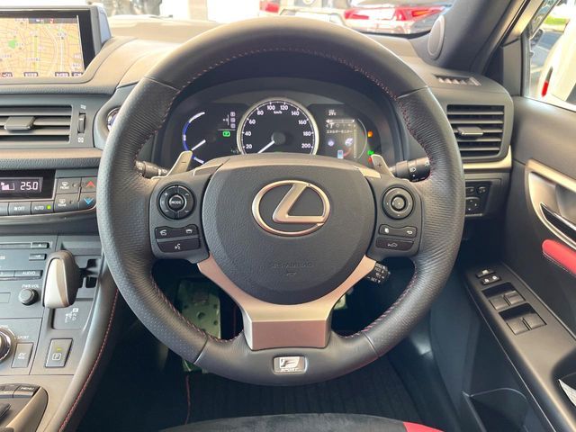 LEXUS CT200h