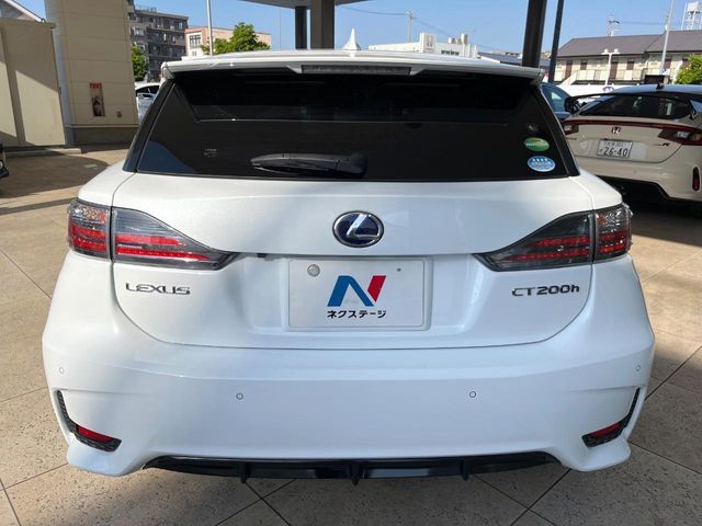 LEXUS CT200h