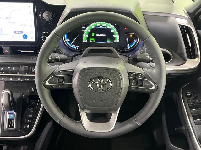 VOXY HYBRID