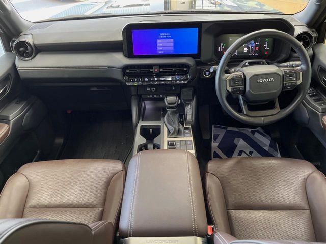 LANDCRUISER 250