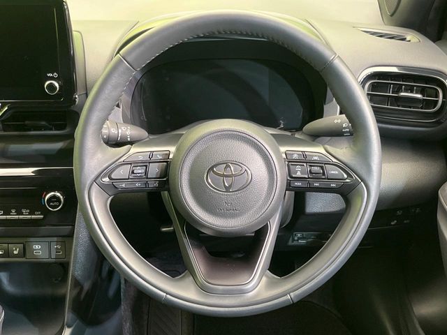 YARIS CROSS