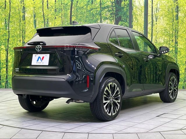 YARIS CROSS