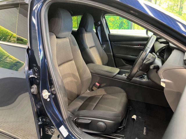 MAZDA3 FASTBACK