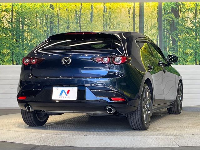 MAZDA3 FASTBACK