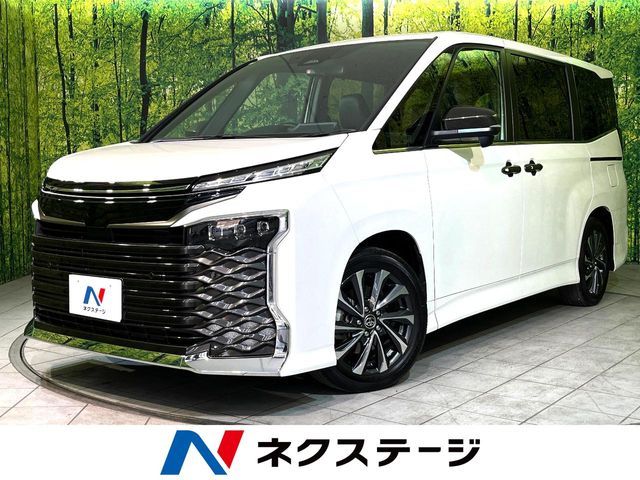 VOXY HYBRID