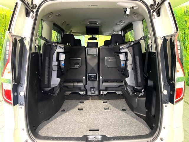 SERENA S-HYBRID 4WD