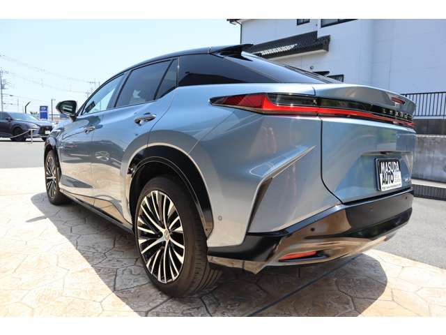 LEXUS RZ450e