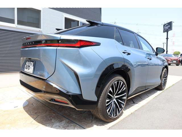 LEXUS RZ450e