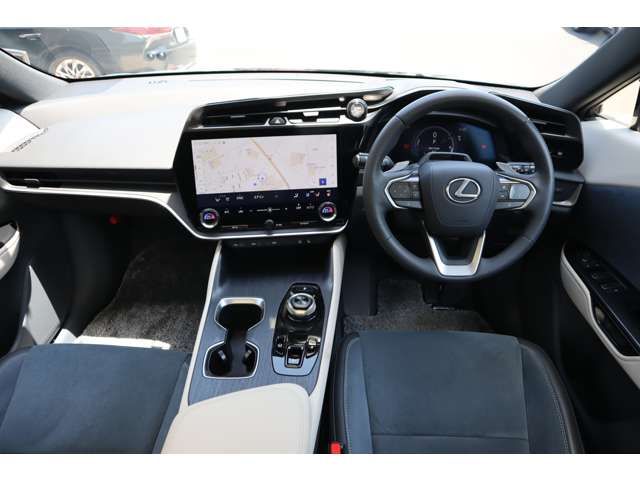 LEXUS RZ450e