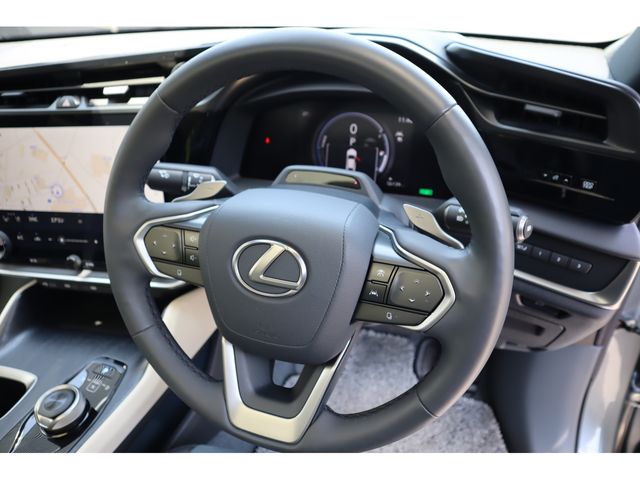 LEXUS RZ450e