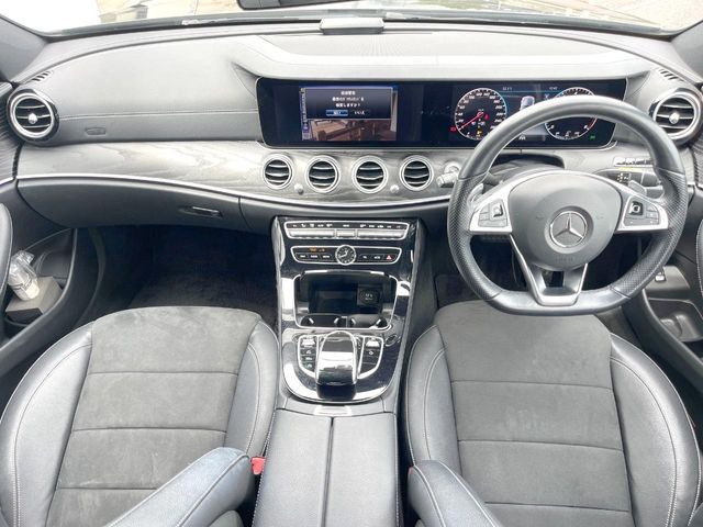 MERCEDES BENZ E-Class sedan