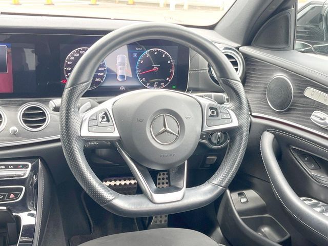 MERCEDES BENZ E-Class sedan