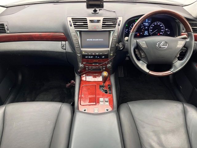LEXUS LS460