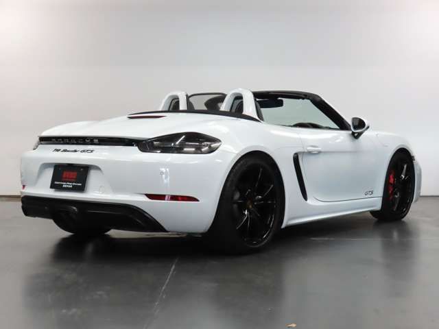PORSCHE 718BOXSTER