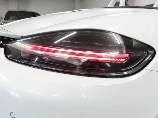 PORSCHE 718BOXSTER