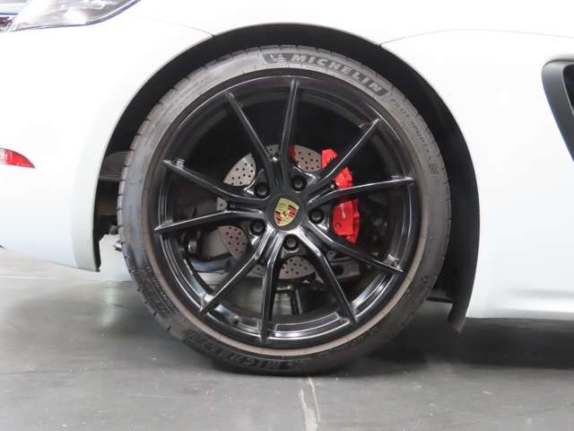 PORSCHE 718BOXSTER