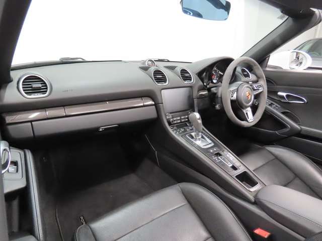PORSCHE 718BOXSTER