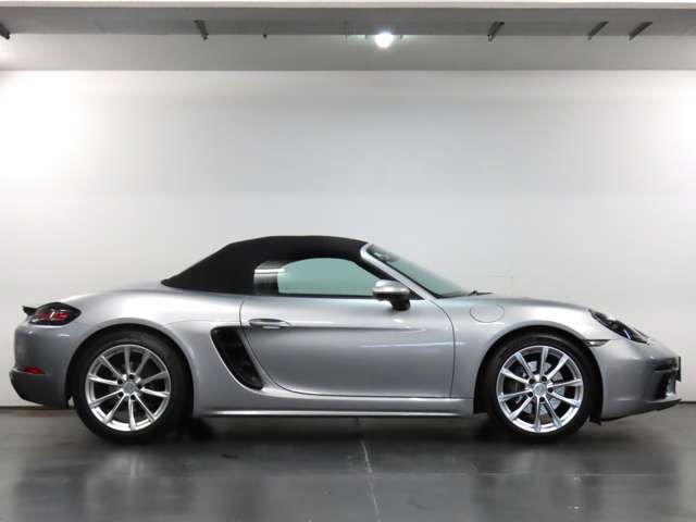 PORSCHE 718BOXSTER