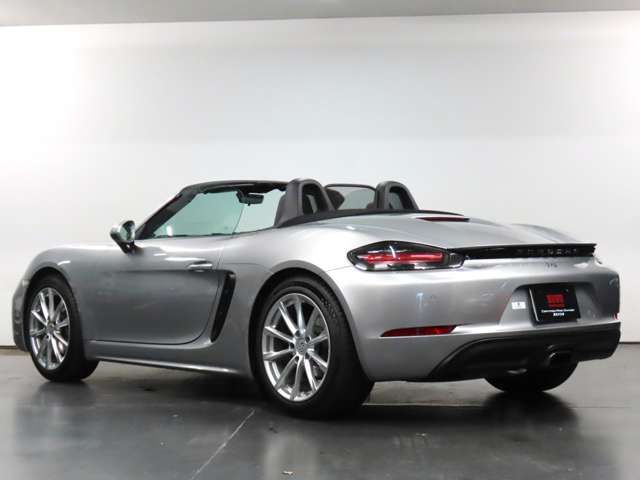 PORSCHE 718BOXSTER